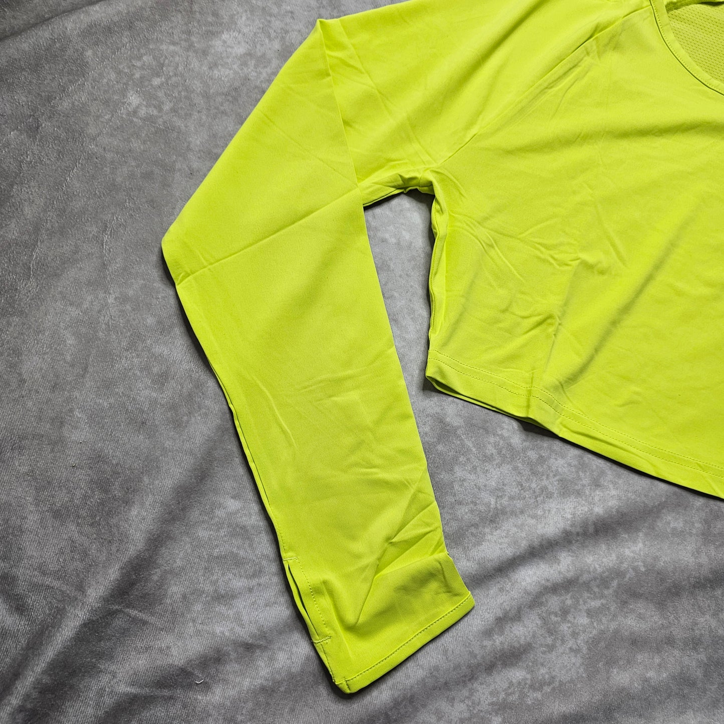 Gymshark Long Sleeve Crop Top – Neon Yellow Size M