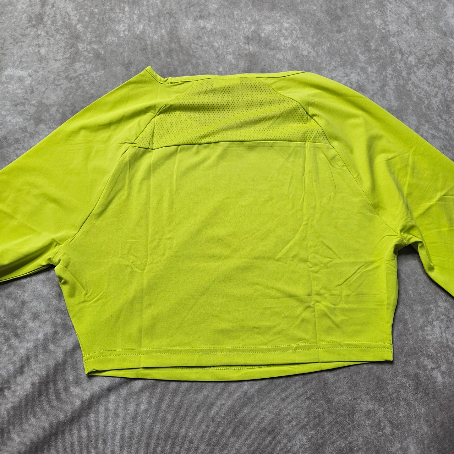 Gymshark Long Sleeve Crop Top – Neon Yellow Size M
