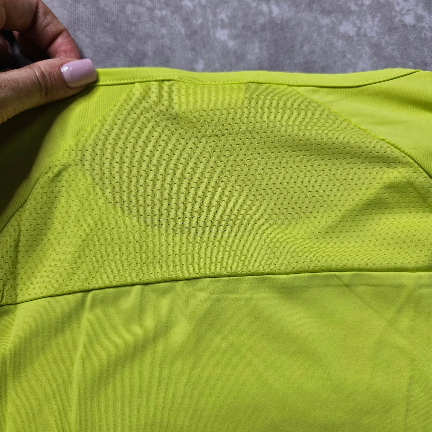 Gymshark Long Sleeve Crop Top – Neon Yellow Size M