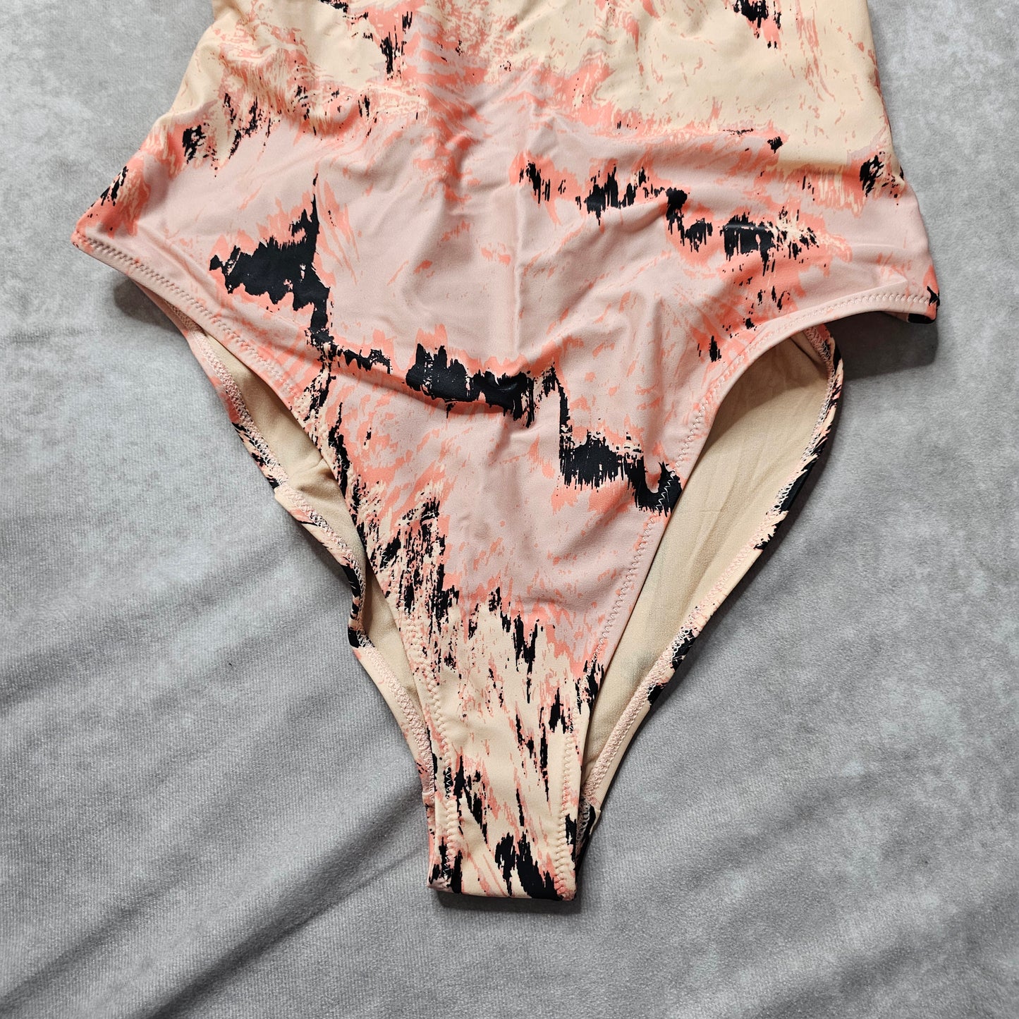 Gymshark Women’s One Piece Swimsuit – Peach Abstract Size M