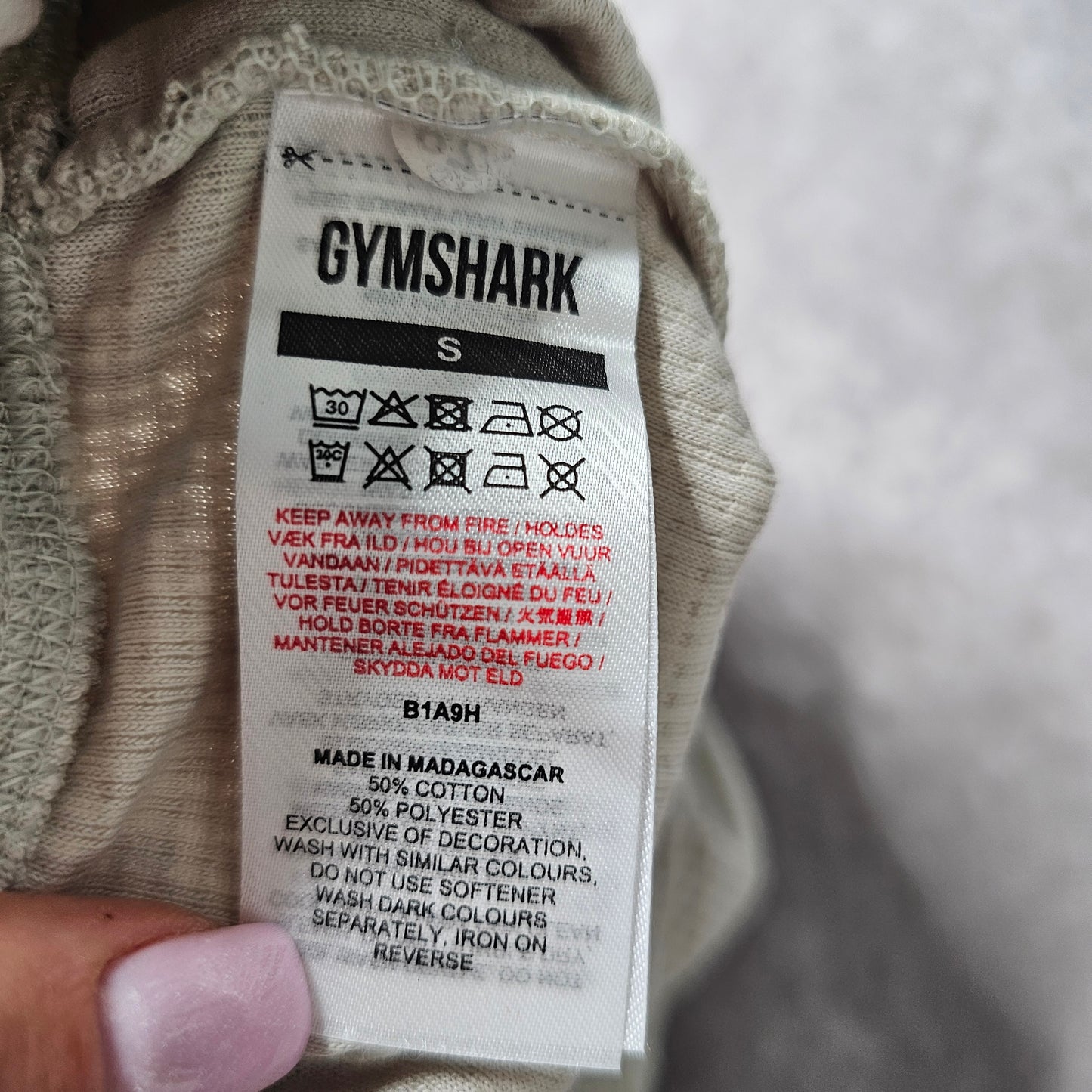 Gymshark Women’s Pause Loose Shorts – Pebble Grey Size S