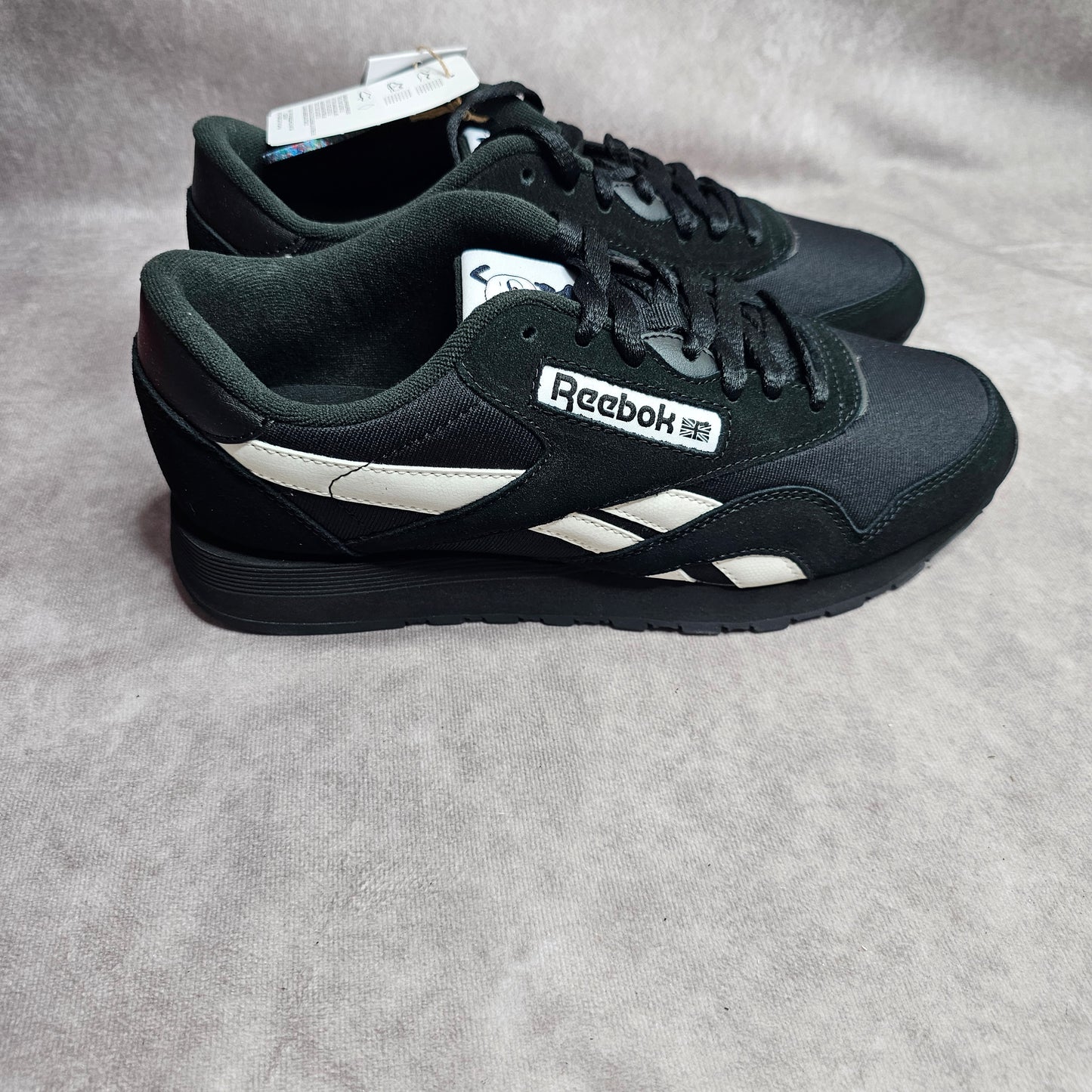 Reebok Men's Classic Nylon VeeFriends Trainers – Black/White UK 8