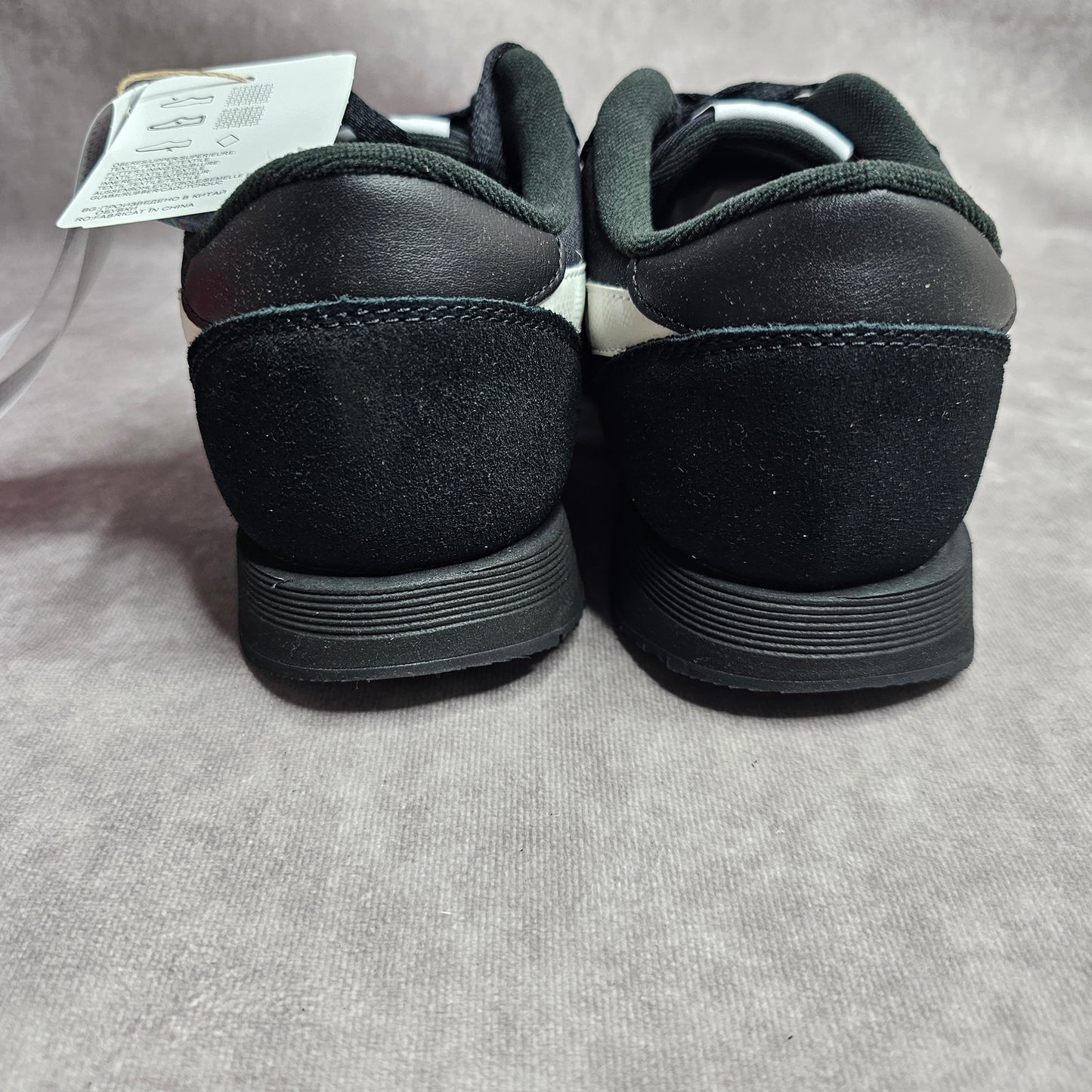 Reebok Men's Classic Nylon VeeFriends Trainers – Black/White UK 8