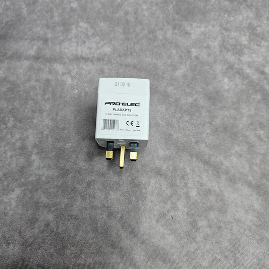Pro Elec 3 Way Mains Adaptor – White