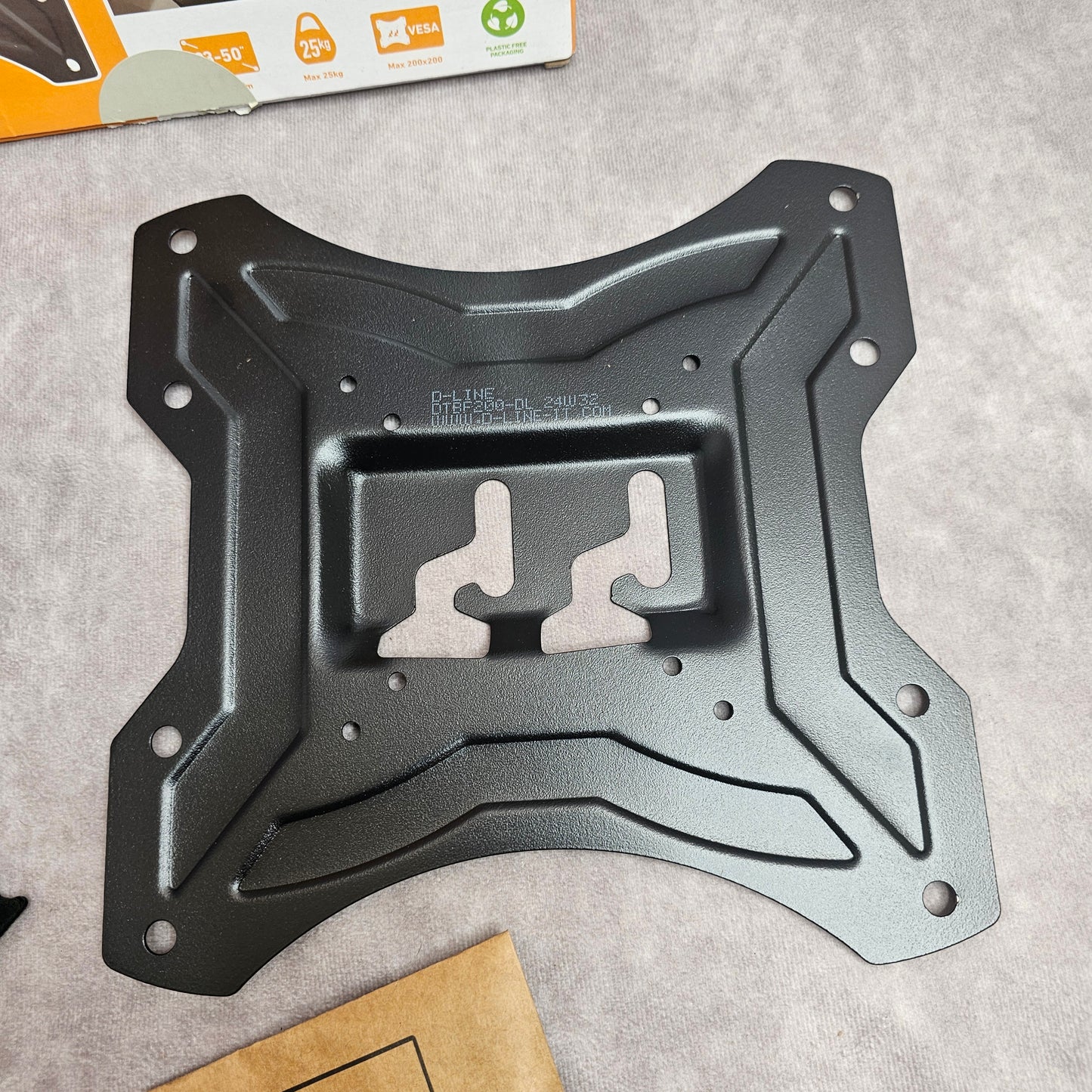 D-Line Flat TV Wall Mount Bracket – Black