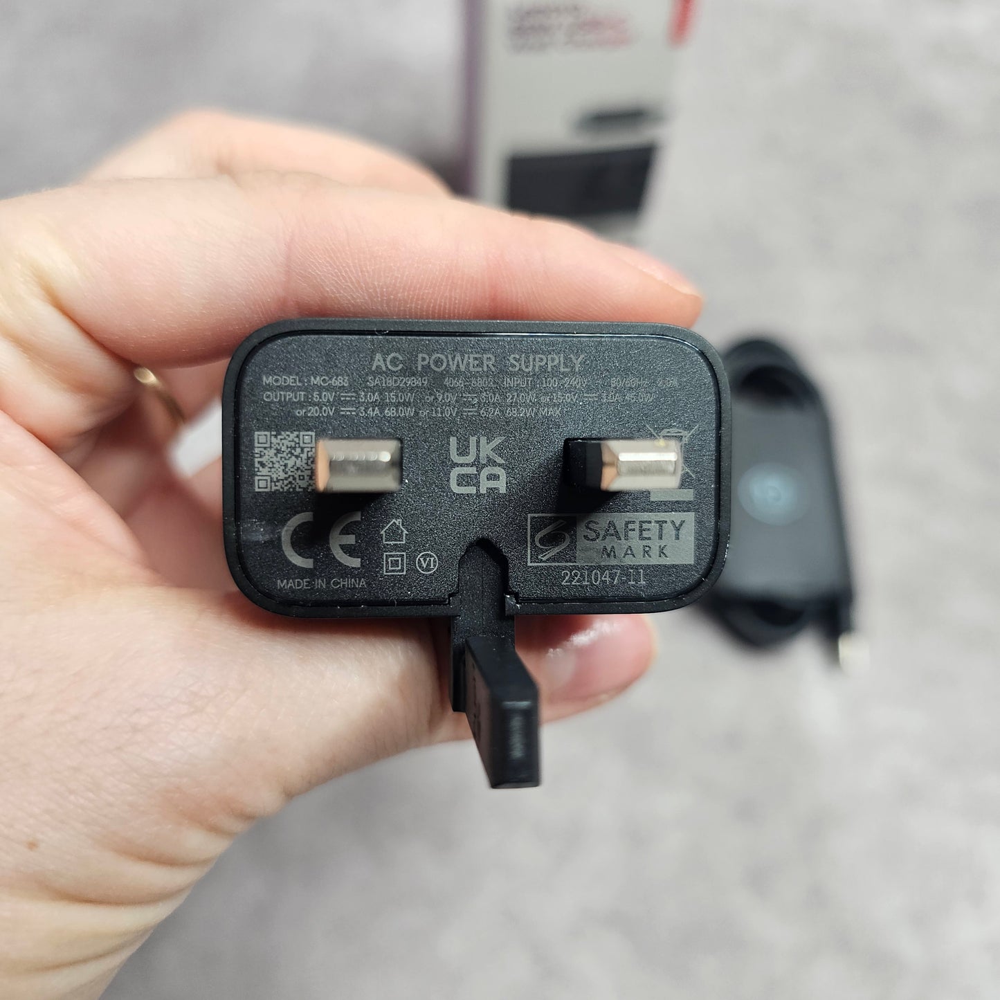 Lenovo USB-C Wall Charger 68W – Black