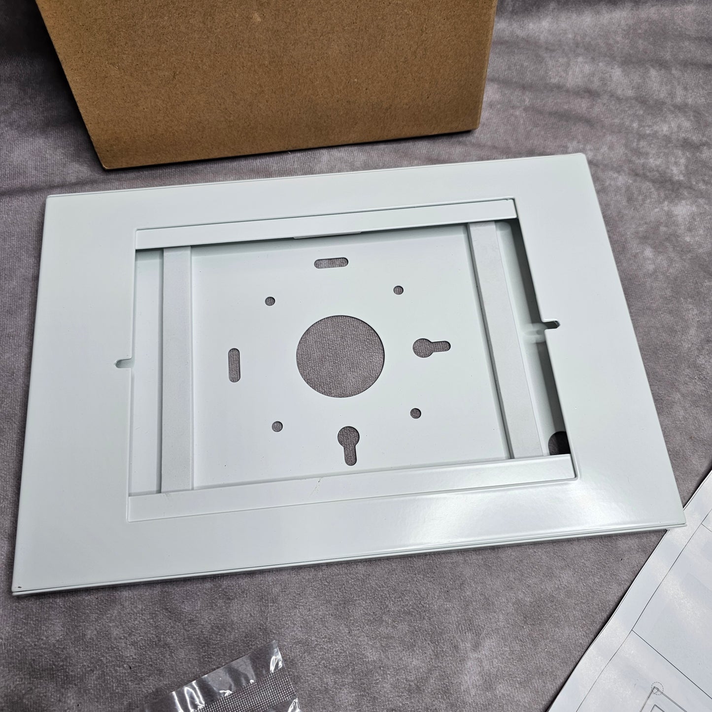 PureMounts Tablet Enclosure PDS-5901 Lockable White