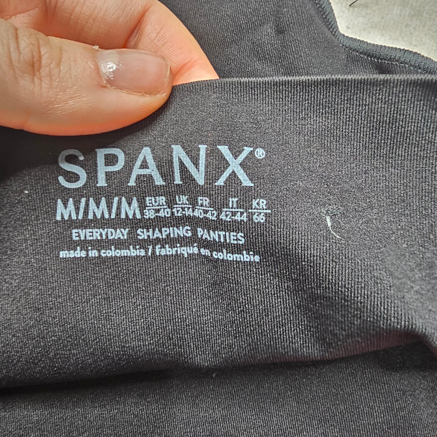Spanx Everyday Shaping Thong – Black Size M