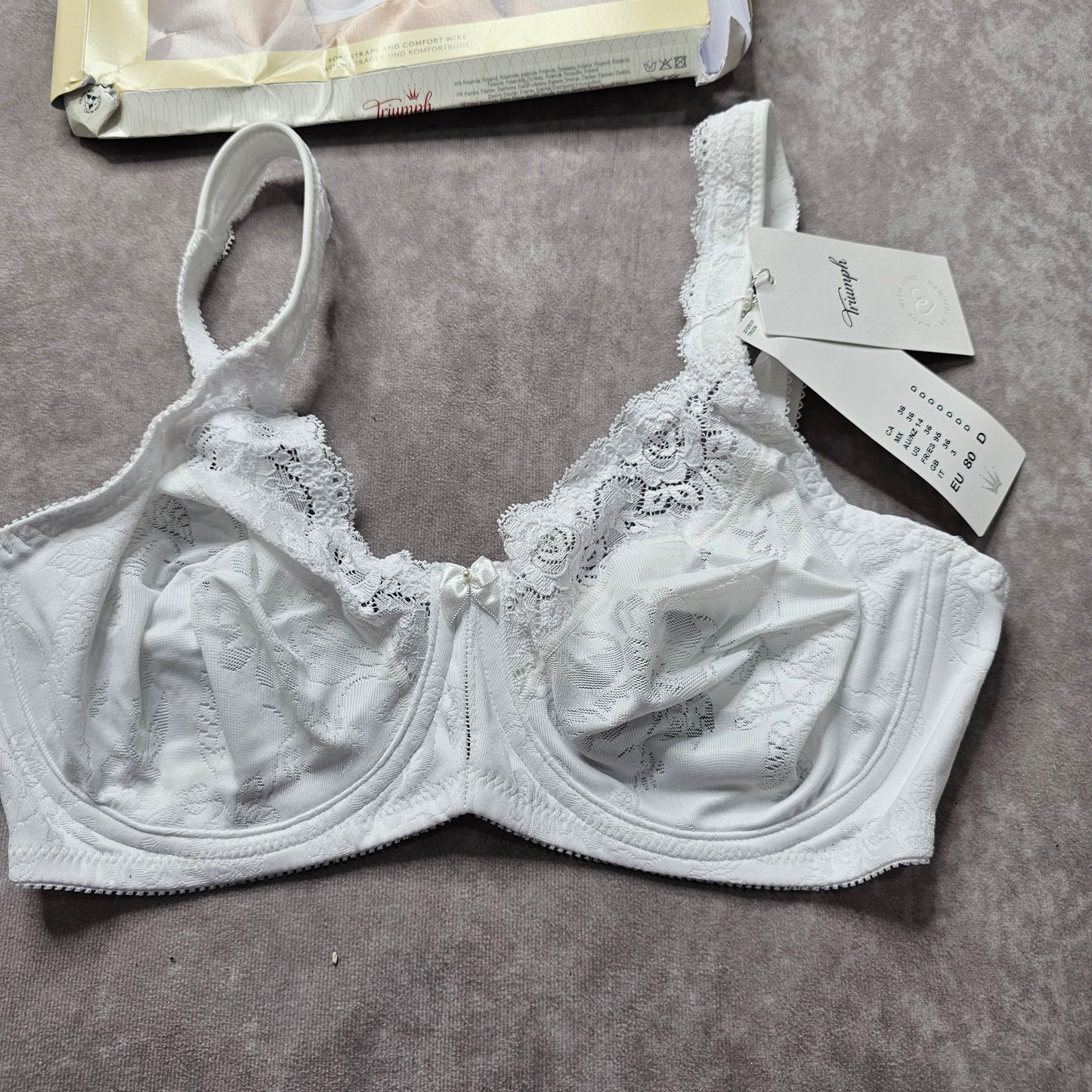 Triumph Stellina Wired Bra – White UK 36D