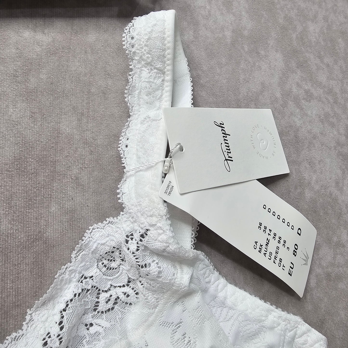 Triumph Stellina Wired Bra – White UK 36D