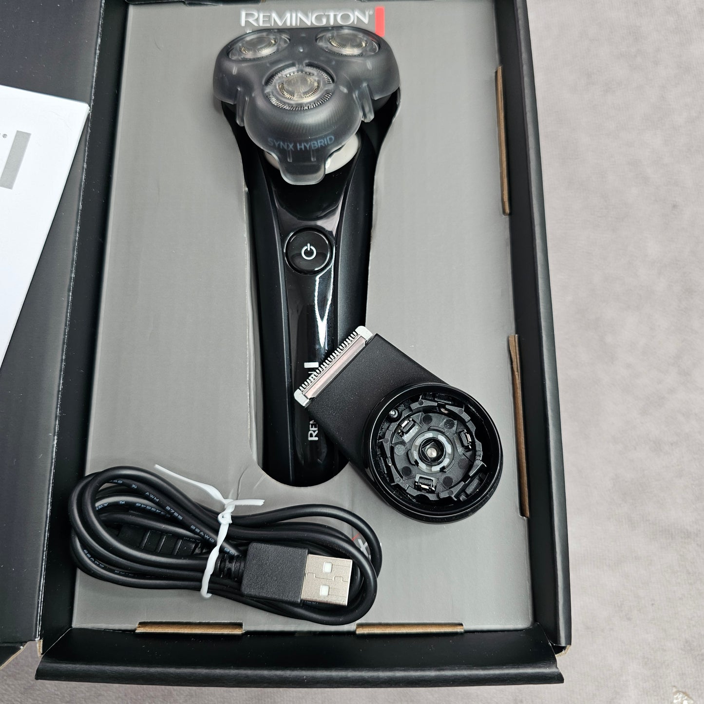 Remington Limitless X5 Rotary Shaver – Black