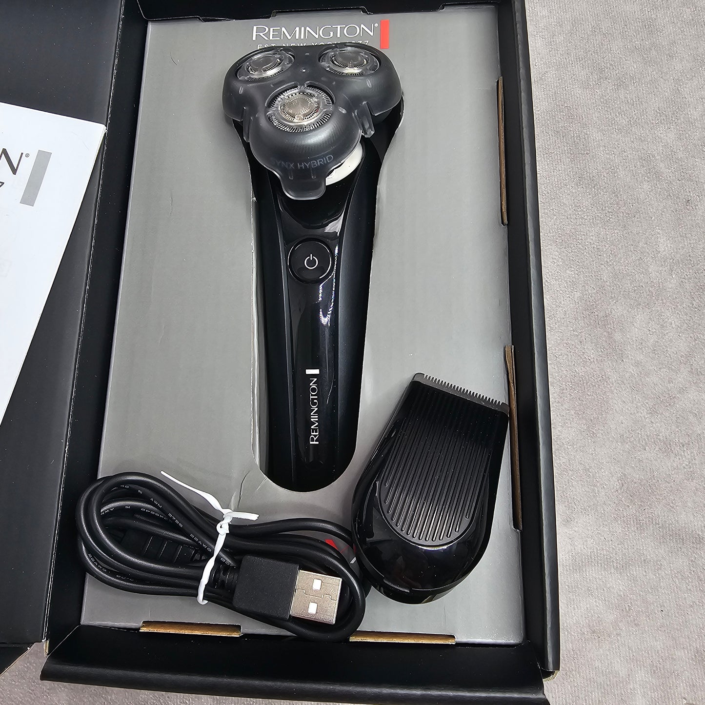 Remington Limitless X5 Rotary Shaver – Black