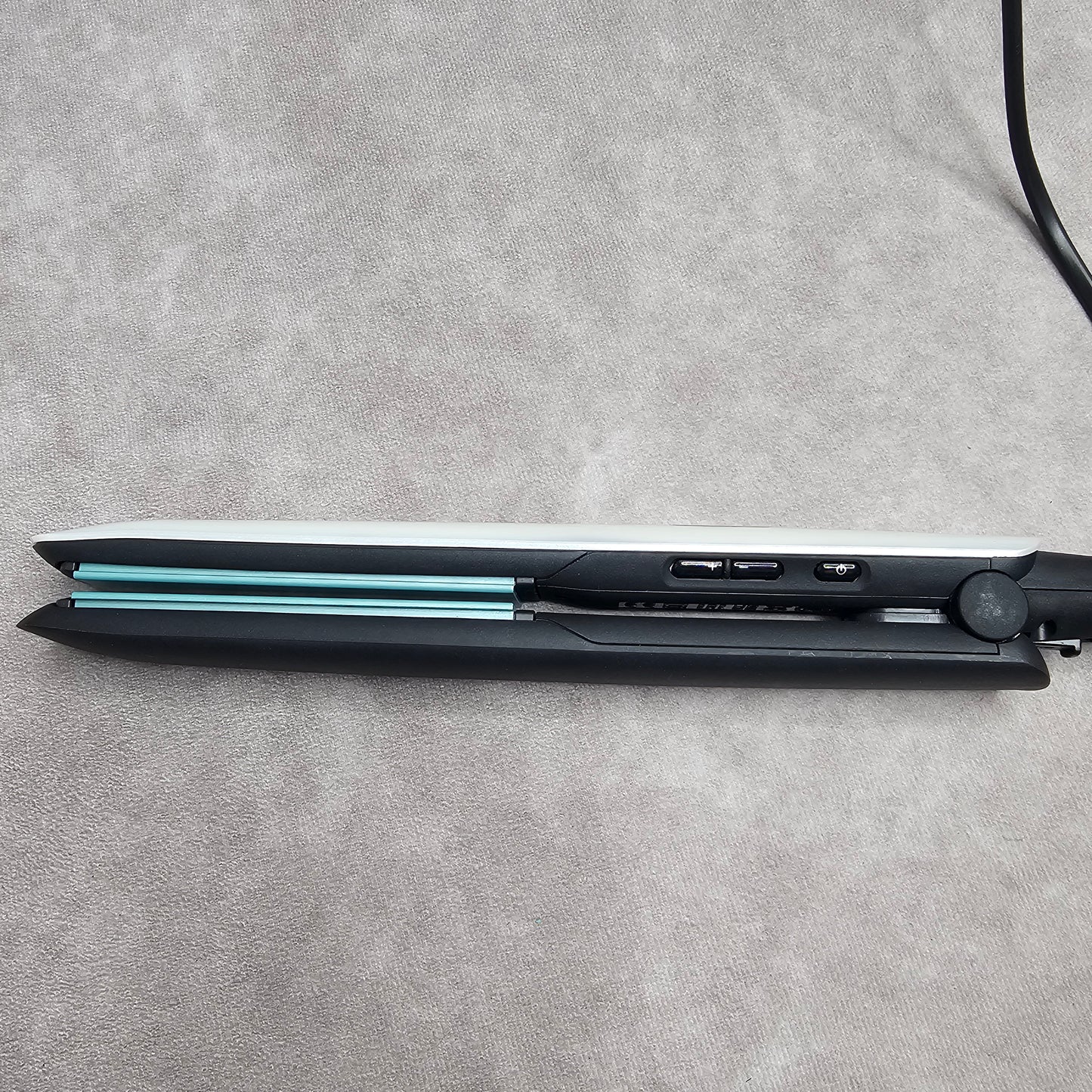 Remington Shine Therapy Hair Straightener S8500 – White